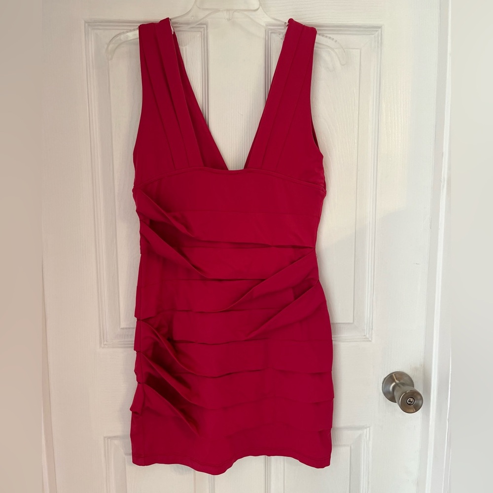 Nikibiki Bodycon dress - Picture 2 of 5
